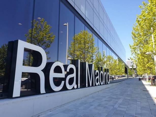 كلفة انتقاله 150 مليون دولار… رومانو يكشف هوية “غالاكتيكوس” ريال مدريد الجديد