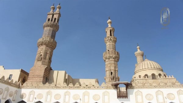 أيهما أفضل أصلي تحية المسجد أم أستمع لخطبة الجمعة؟.. أمين الفتوى يجيب