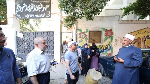 رئيس قطاع المعاهد يتفقد امتحانات الثانوية الأزهرية بالجيزة ويؤكد على انتظام اللجان