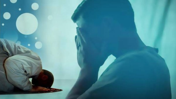 أسهو فى الصلاة فلا أدري كم ركعة صليت.. فماذا أفعل؟ علي جمعة يجيب