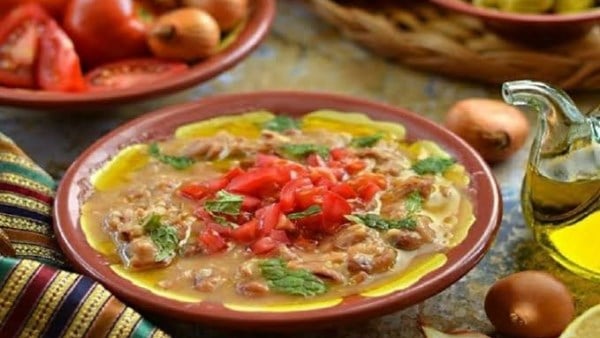 هل تناول الفول يسبب الغباء؟.. أخصائي تغذية يكشف الحقيقة الكاملة