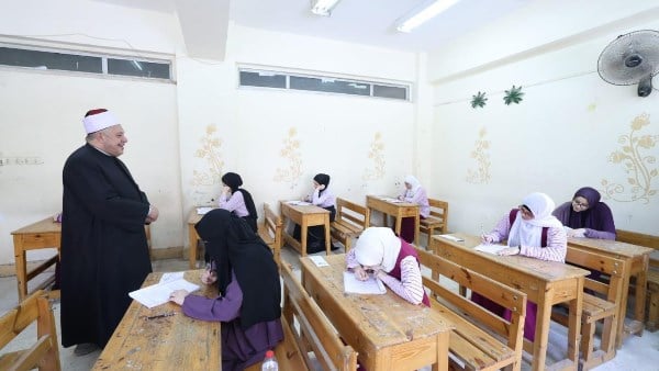 اليوم.. طلاب الأدبي بالثانوية الأزهرية يؤدون امتحان مادة التوحيد