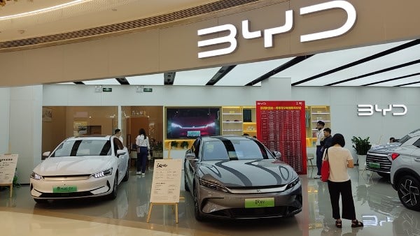 BYD توقف سلسلة تراجع المبيعات بعد 8 أشهر متتالية.. ما السر وراء الانتعاشة الجديدة؟