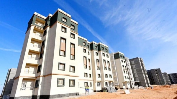 خبير تشريعات اقتصادية يحذر : بيع أو غلق وحدات الإسكان الاجتماعي يسحبها