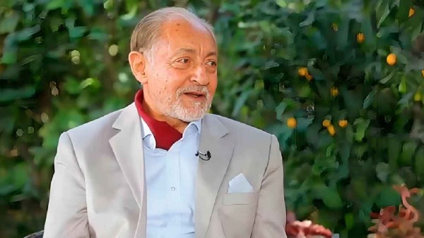 محمود سعد ينعى عبدالعزيز مخيون بكلمات مؤثرة: رحل فارس من أهل المحبة