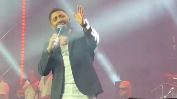 تامر حسنى يساند المنتخب فى احتفالية كأس العالم بـFan Zone