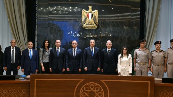 مدبولي يشهد توقيع اتفاقية بين مشروعات الخدمة الوطنية و”طاقة عربية” لنقل ملكية حصة من محطات وقود “وطنية”