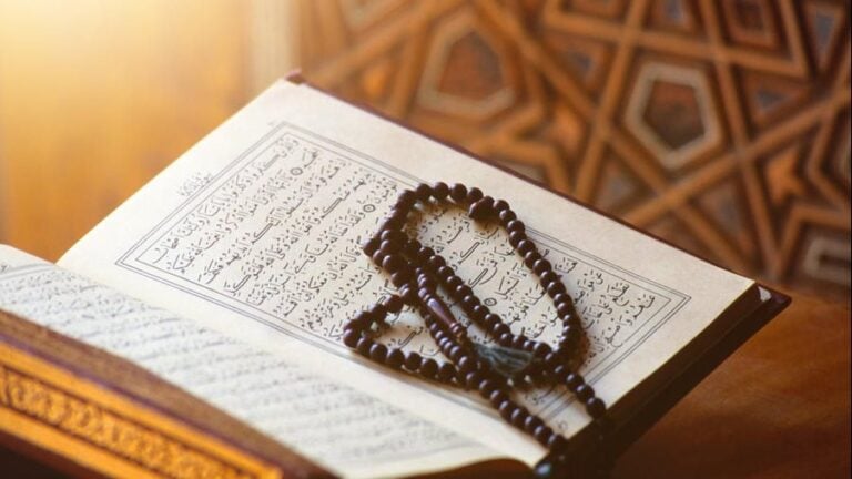 دعاء وسورة يفتحان الأبواب المغلقة.. داوم عليهما لو وقفت أمامك حاجة