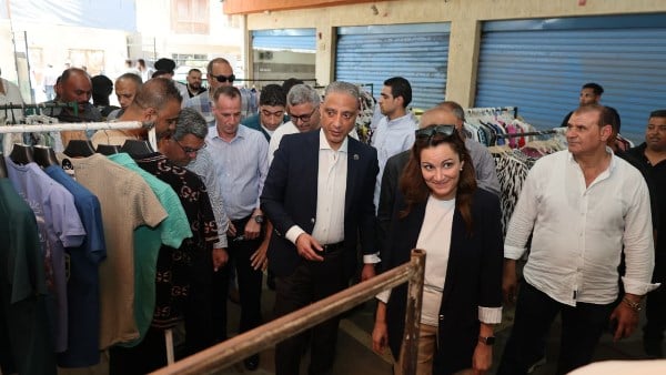 تسكين 93 بائعاً .. افتتاح سوق بولاق الدكرور الحضاري لبيع الملابس الجاهزة | شاهد