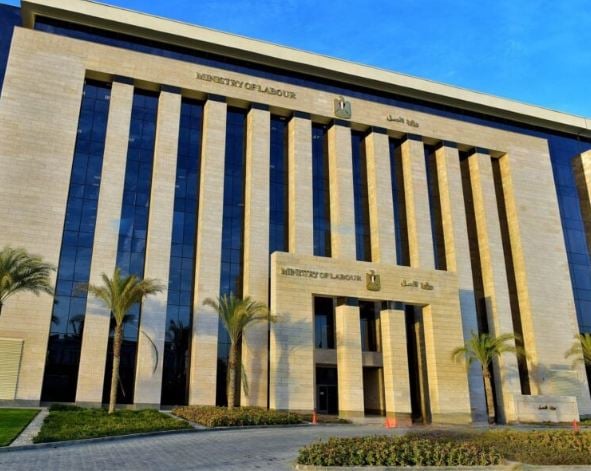وزارة العمل تحذر من إعلانات التوظيف الوهمية بالخارج