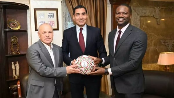وزير الشباب والرياضة يبحث مع أمين عام “كاف” تطورات المقر الجديد بالعاصمة الإدارية