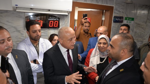 وسط فرحة الأهالي.. محافظ الأقصر يفتتح وحدة طب أسرة البياضية بتكلفة 25 مليون جنيه