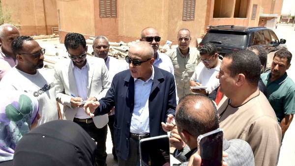محافظ الأقصر يتفقد مشروع العمارات السكنية بالطود ويوجه بسرعة إنهاء الأعمال المتبقية