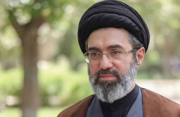 ترامي يثني على المرشد… ويفضله عن ابيه