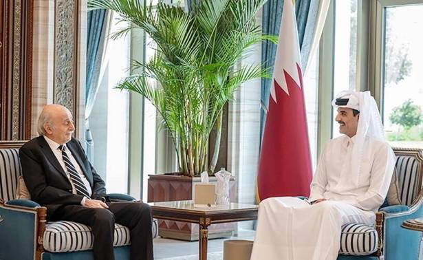 جنبلاط في قطر.. مشاورات حول إنهاء الحرب ودعم لبنان