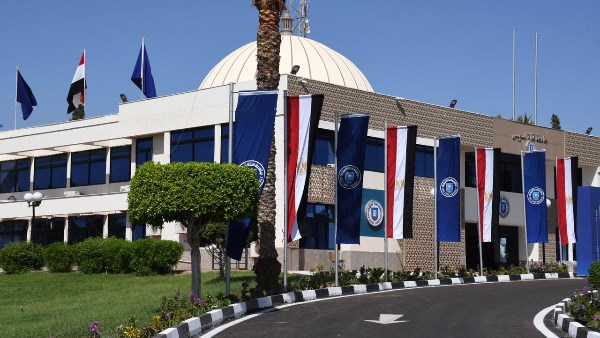 جامعة قناة السويس تفتح باب التقدم لجائزة الإرادة الذهبية لمتحدي الإعاقة دعمًا لقصص النجاح والتميز الإداري
