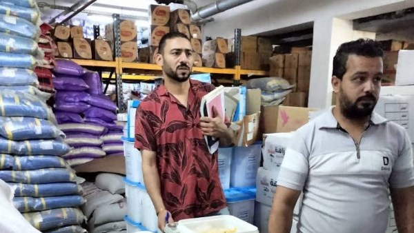 ضبط 1.5 طن جبن غير صالح للاستهلاك الآدمي داخل مول شهير بالعبور