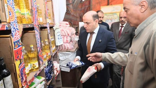 إقبال كثيف وتخفيضات حقيقية.. أسواق “اليوم الواحد” بالغربية تنجح في الوصول للمواطن وتخفيف أعباء المعيشة