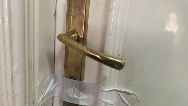 صحة الشرقية: غلق وتشميع مركز علاج طبيعي وضبط أدوية غير مصرح بتداولها