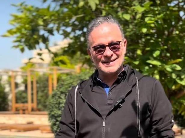 نقولا الاسطا يتألق بـ”لن يشبهوك”!