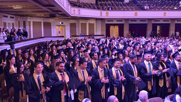 جامعة القاهرة تحتفل بتخريج دفعة جديدة من كلية حقوق السوربون
