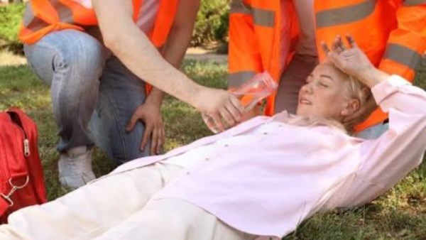 طقس ساخن.. كيفية علاج ضربة الشمس في البيت