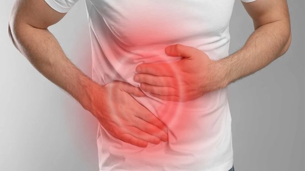 أعراض التهاب المرارة.. احذر هذه الأكلات فوراً