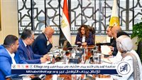 وزيرة التنمية المحلية والبيئة تلتقي ممثلي جمعية المحافظة على البيئة بالغردقة