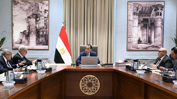 رئيس الوزراء: إصلاحات تشريعية لتيسير إجراءات برنامج الطروحات الحكومية