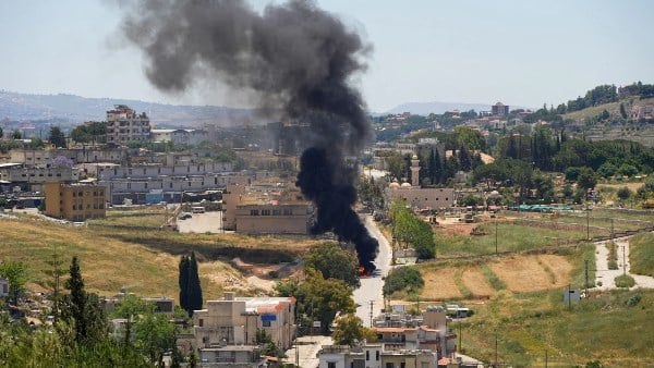انتهاكات وحشية إسرائيلية على لبنان تخلف 21 شهيدا