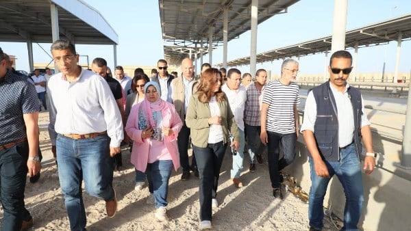 وزيرة التنمية المحلية ومحافظ البحر الأحمر يتفقدان أكبر مجزر آلي بالغردقة