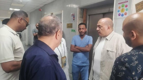 رئيس مدينة مرسى علم يجري مرورًا مفاجئًا على مستشفى جراحات اليوم الواحد