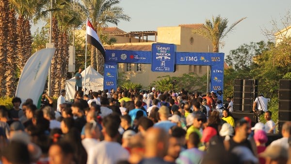 آلاف المتسابقين في ماراثون مدينتي 2026 بحضور سفيري الولايات المتحدة والإمارات