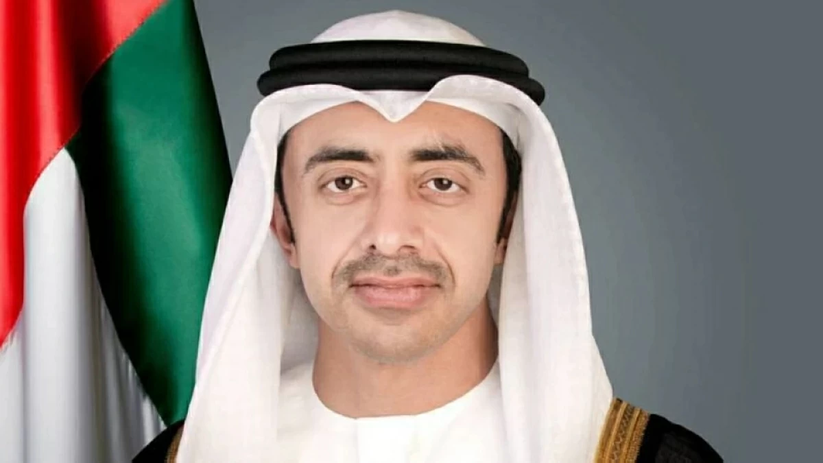 عبدالله بن زايد يؤكد تضامن الإمارات مع البحرين بعد ضبط 15 متهماً في قضية «عملاء إيران»