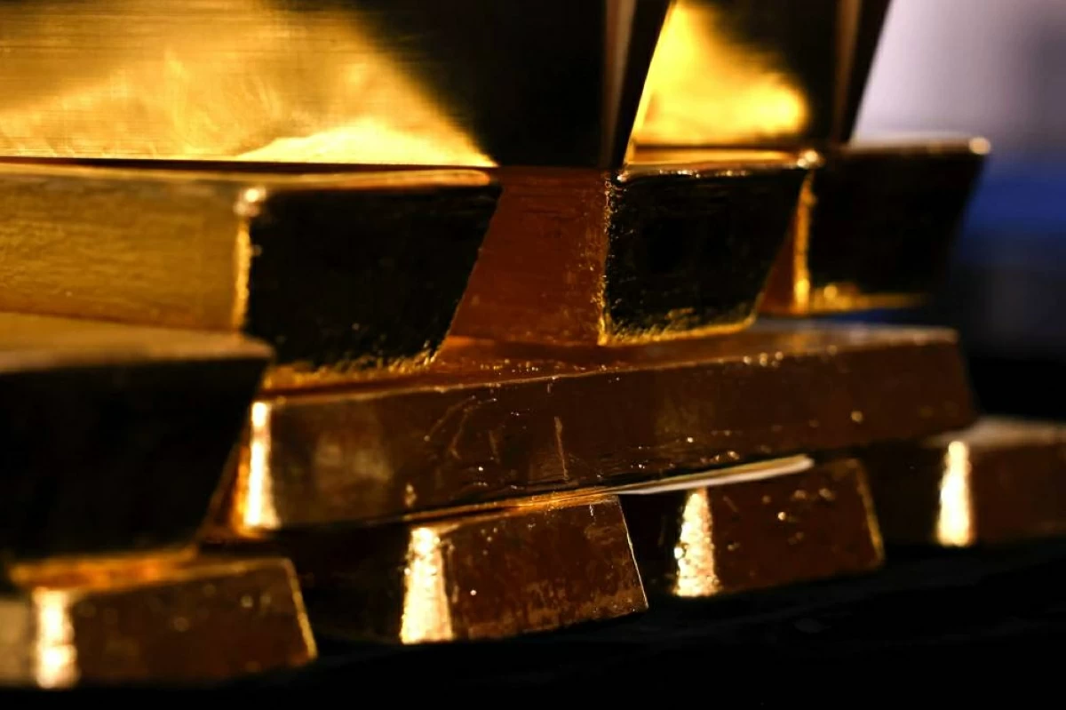 الذهب يرتد صوب 4500 دولار مدعوما بضعف الدولار وتراجع النفط