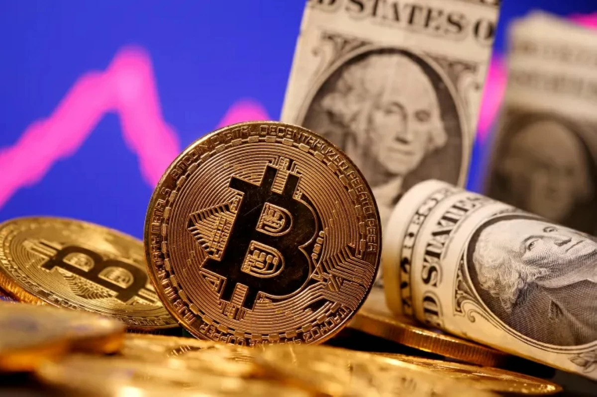بيتكوين إلى أدنى مستوى في 4 أشهر