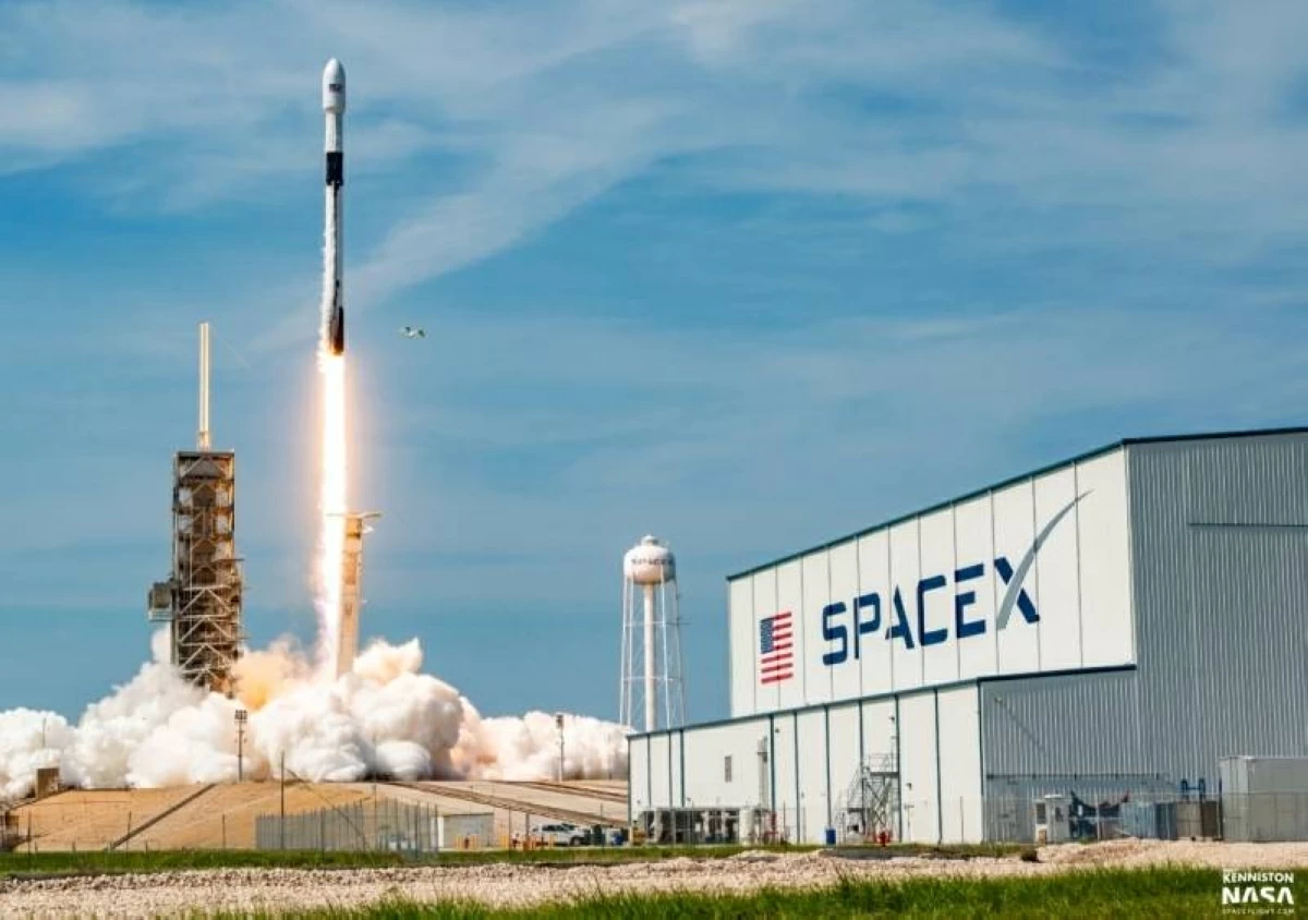 «سبيس إكس» تغري المستثمرين بـ 1.8 تريليون دولار في اكتتاب تاريخي