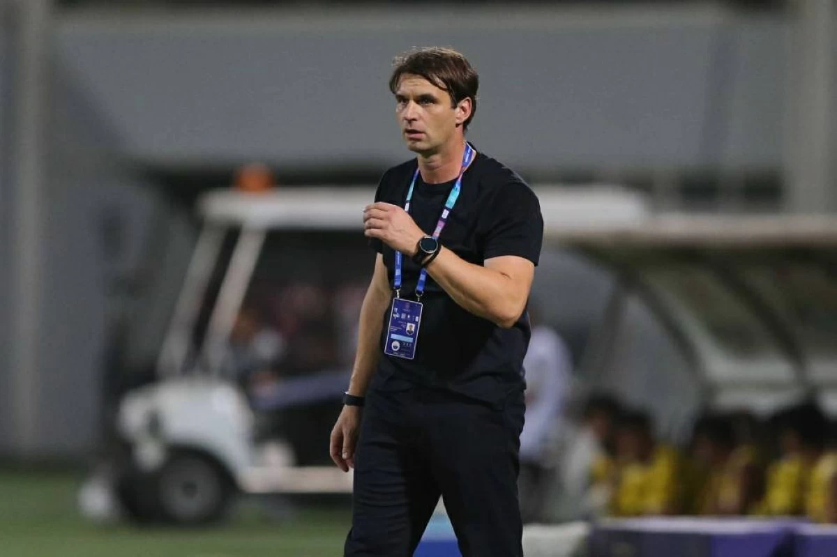 ميلوش يطلب من النصر التعاقد مع 3 لاعبين