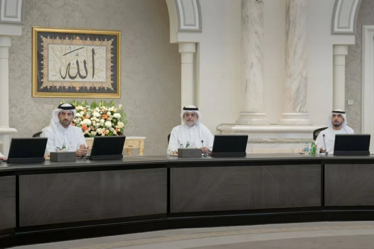«تنفيذي الشارقة» يعتمد ضوابط تنظيم عمل ومكافآت معلمي «مؤسسة القرآن»