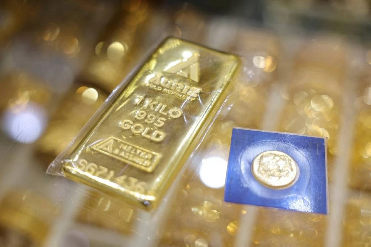 الذهب يواصل الهبوط قرب 4000 دولار.. أدنى مستوى في 6 أشهر