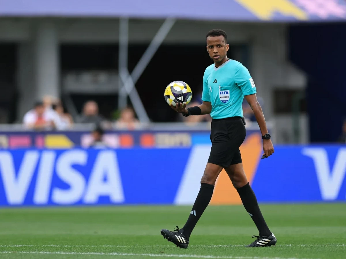 «يويفا» يمنح الصومالي عرتن إدارة مباراة السوبر الأوروبي