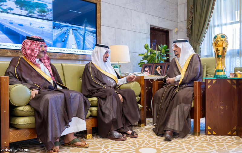أمير الرياض يستقبل أبطال كأس الملك