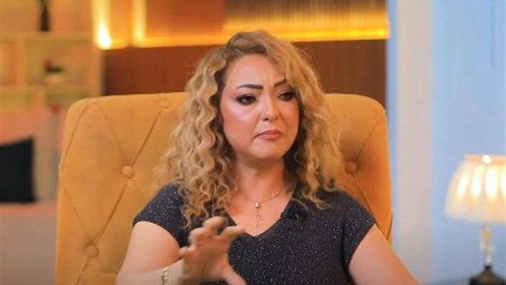 لازم نموت أو نشحت الشغل.. عايدة غنيم تثير الجدل برسالة حادة للوسط الفني
