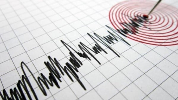 تحذيرات تسونامي في الفلبين وإندونيسيا.. زلزال بقوة 8.2 ريختر وسقوط ضحية