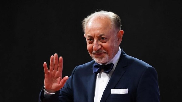 محمد الغيطي يتعرض لحياة عبد العزيز مخيون.. استدعاء من الأعلى للإعلام وغضب في الممثلين