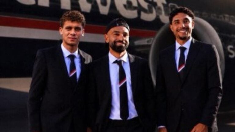 أصغر لاعب بمنتخب مصر ينشر صورة مع محمد صلاح ويعلق