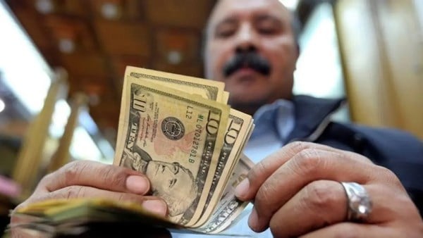42 مليار دولار مستهدفة | الحكومة تراهن على تحويلات المصريين بالخارج لتعزيز الاقتصاد حتى 2030