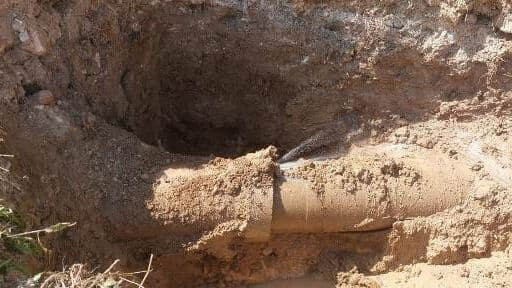 مصلحة الليطاني : إصلاح عطل طارئ على الشبكة الرئيسية في مشروع ري صيدا – جزين