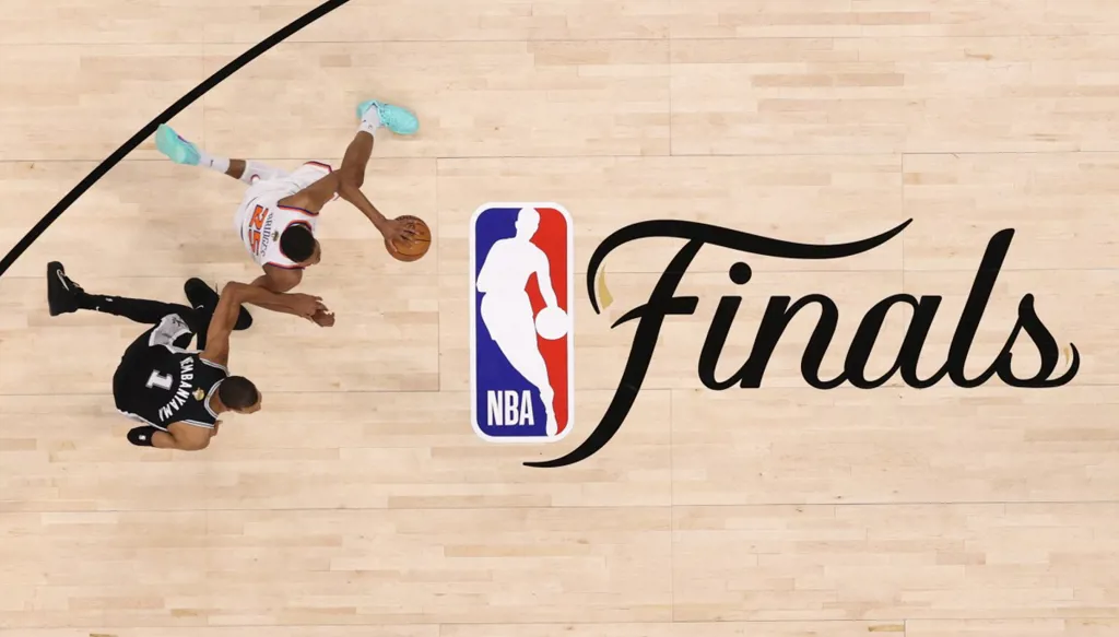 نيويورك نيكس يوجه الضربة الأولى لسبيرز ويصعق ويمبانياما في نهائي NBA