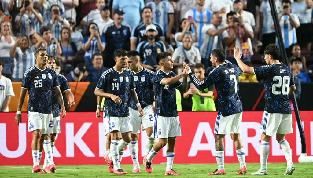 لاوتارو مارتينيز يقود الأرجنتين للفوز على هندوراس استعداداً لكأس العالم (فيديو)